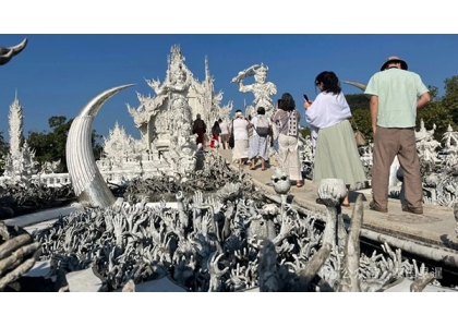 2026–01-22 因禁拍规定沟通不畅 白庙“轮回桥”中泰游客起争执